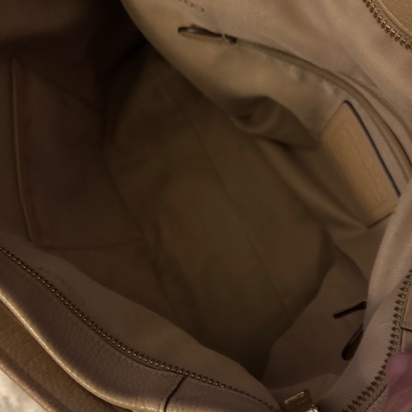 Vintage Coach Classic Pebbled Leather Beige Shoulder Bag - Picture 5 of 9